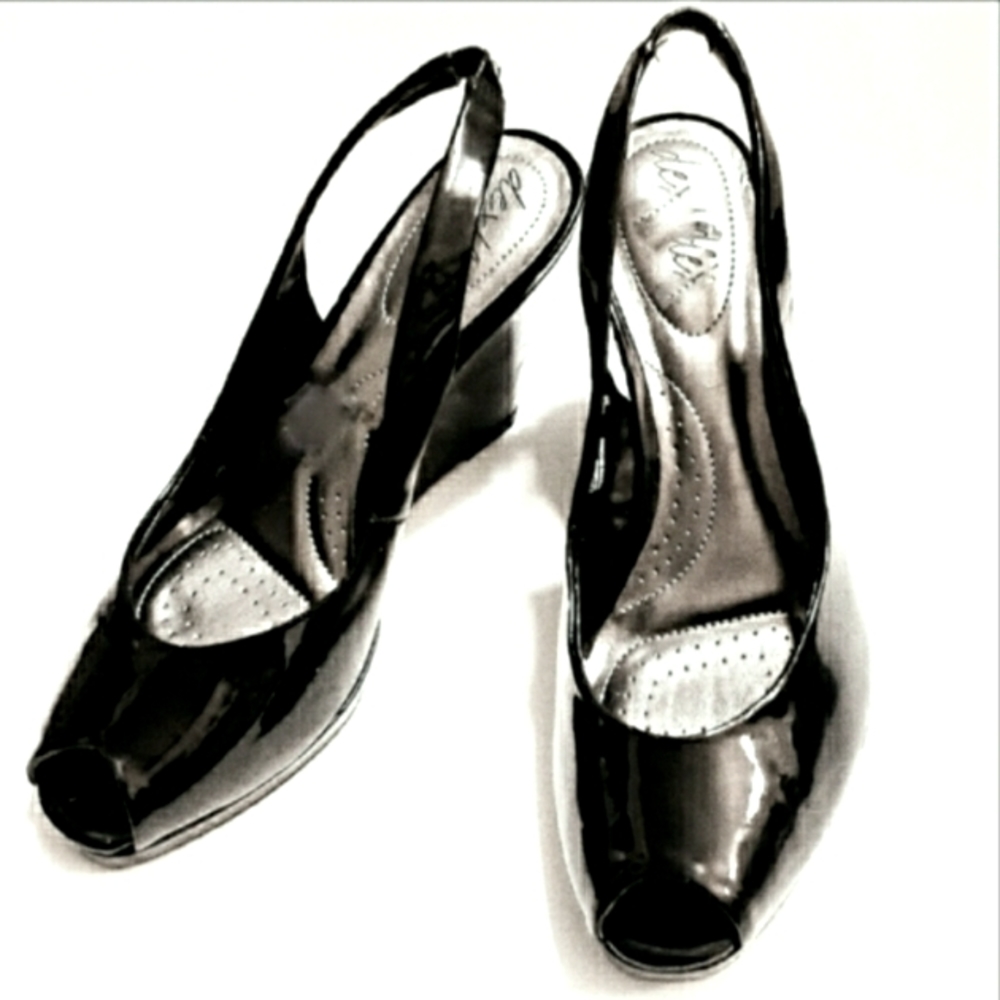 🪴2 For $20🪴 Dexflex Patent Peeptoe Slingbacks